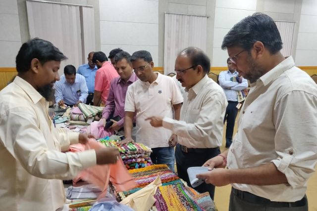 CSR Initiative Of MDL - Exhibition Of Handloom Products (Made By Visually Impaired Artisans Of Latur) On 26th December 2018123